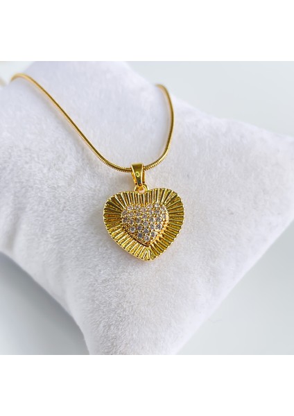 Ortası Zirkon Kalp Gold Çelik Kolye modelleri