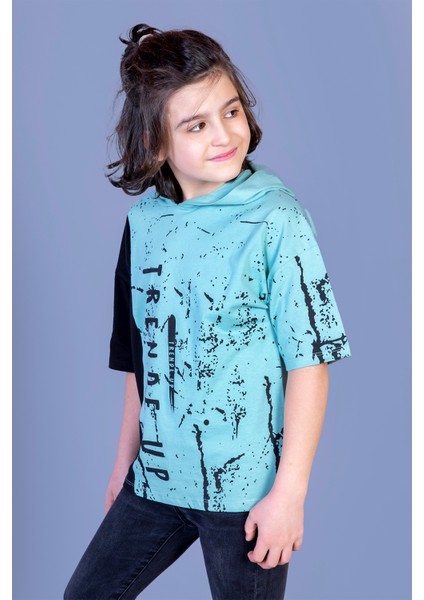 Erkek Çocuk Kapüşonlu Garni Detaylı Baskılı Tişört