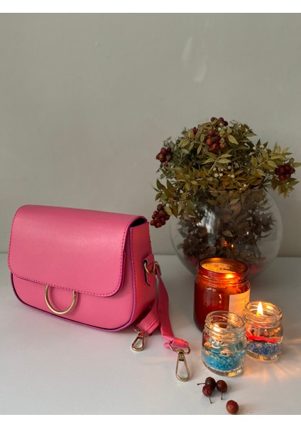 Pembe Metal Halkalı Çanta
