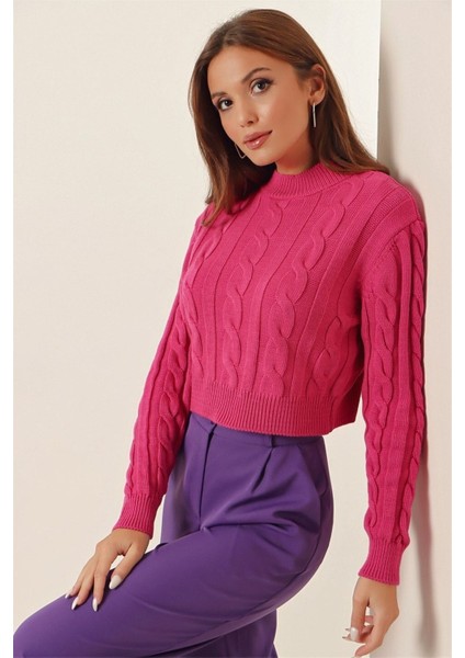 Yarım Balıkçı Yaka Saç Örgülü Kısa Crop Siyah Kazak modelleri