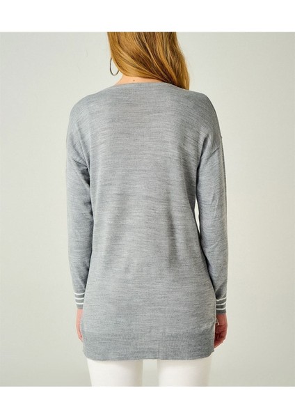 Kadın Gri V Yaka Şeritli Kazak modelleri