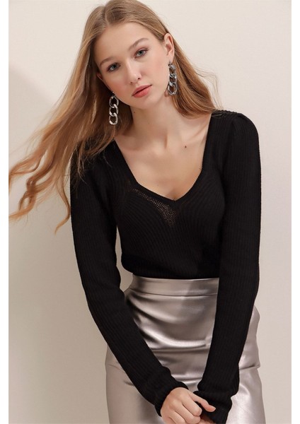 Kadın Siyah U Yaka Triko Kazak modelleri
