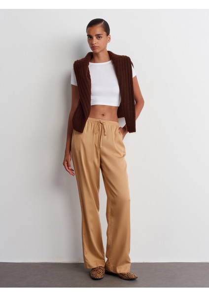 71536 Belden Bağlamalı Dökümlü Pantolon-Açık Camel