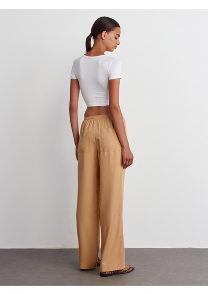 71536 Belden Bağlamalı Dökümlü Pantolon-Açık Camel