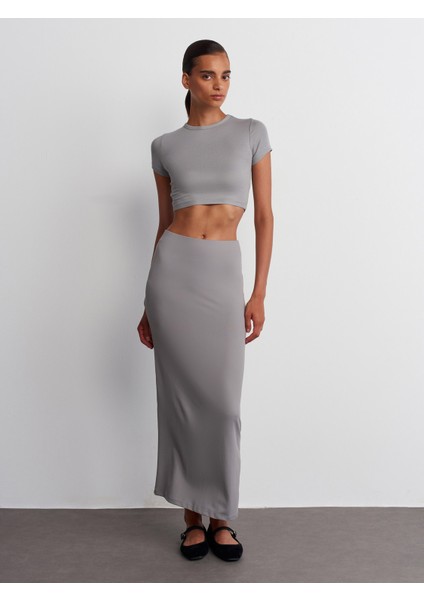 31104 Modal Crop Top-Gri modelleri