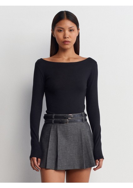 31332 Kayık Yaka Uzun Kollu Top-Siyah