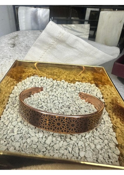 Ham saf bakır zırhlı motifli şık bileklik, 17 cm, 35-40 gr, metalik renk modelleri