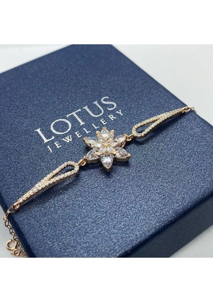 Beyaz Lotus Çiçeği Bileklik, 925 Ayar Gümüş ve Zirkon Taş ile şık tasarım fiyatları