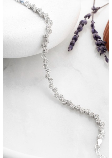 925 Ayar Gümüş Zirkon Çiçek Motifli Bileklik, Zarif ve Parlak Tasarım modelleri