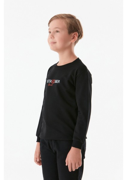 Stronger Yazı Baskılı Bisiklet Yaka Erkek Çocuk Sweatshirt fırsatları