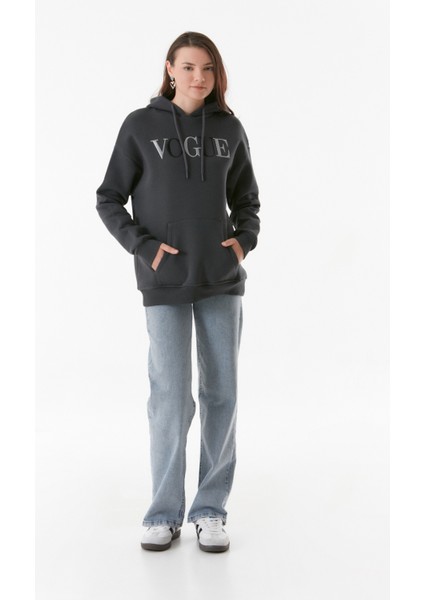Yazı Nakışlı Kanguru Cepli Kapüşonlu Sweatshirt fiyatları