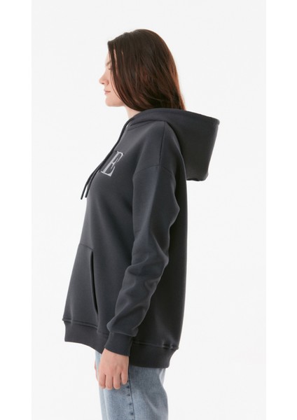 Yazı Nakışlı Kanguru Cepli Kapüşonlu Sweatshirt fırsatları