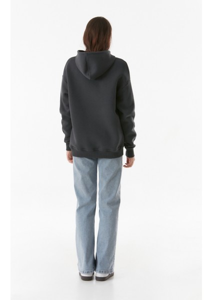 Yazı Nakışlı Kanguru Cepli Kapüşonlu Sweatshirt indirimleri