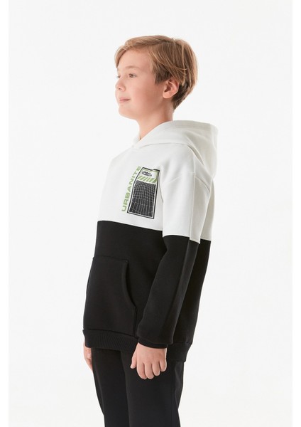 Baskılı Kanguru Cepli Kapüşonlu Erkek Çocuk Sweatshirt