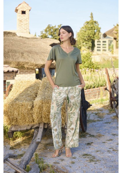 Kadın Çiçek ve Etnik Desenli Dantelli Pijama Takımı 24068