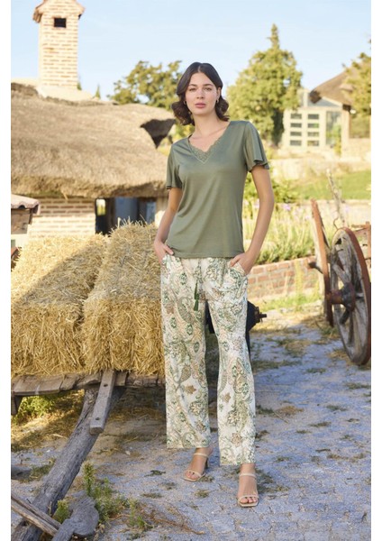 Kadın Çiçek ve Etnik Desenli Dantelli Pijama Takımı 24068 indirimleri
