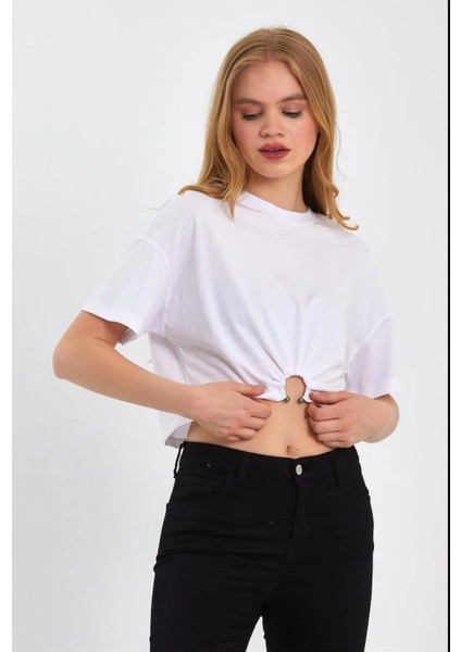 Metal Aksesuarlı T-Shirt Beyaz