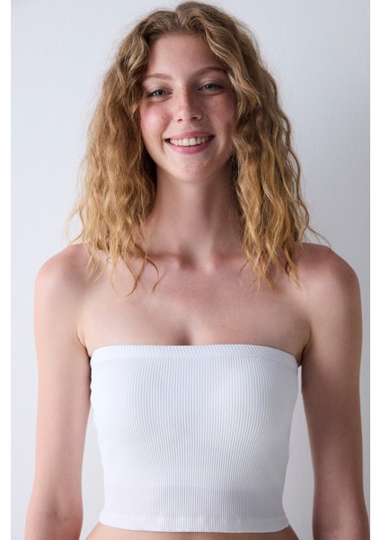 Beyaz CUPsecret Kendinden Pedli Straplez Crop Top modelleri