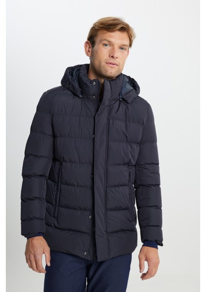 Standart Fit Normal Kesim Çıkma Kapüşon Yaka Yan Cepli Mont modelleri