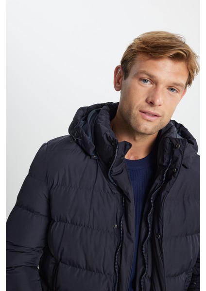 Standart Fit Normal Kesim Çıkma Kapüşon Yaka Yan Cepli Mont indirimleri