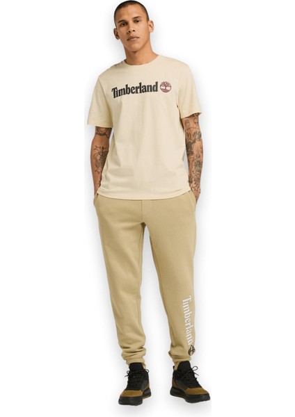 TB0A5UPQ Linear Logo Sleeve Erkek T-Shirt fırsatları