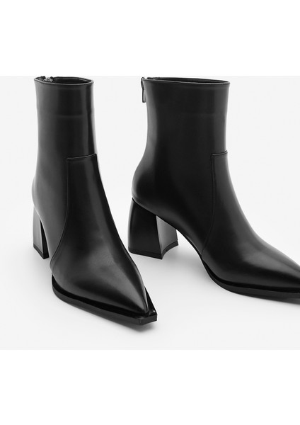 Kadın Sivri Burun Arkadan Fermuarlı Topuklu Bot Erves Siyah