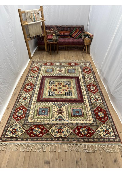 El Dokuma Antik Yörük Halı 200 x 288