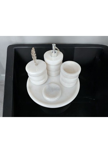 Beyaz Mermer Oval Model 5 Parça Gümüş Renk Kuş Tüyü Aksesuarlı Banyo Seti