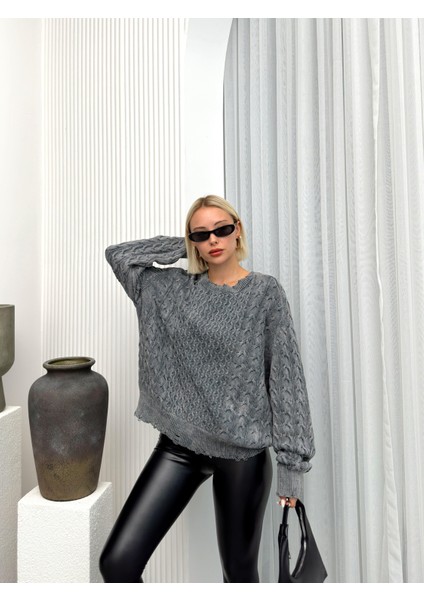 Saç Örgülü Eskitme Etekli Salaş Triko Kazak Antrasit 8239