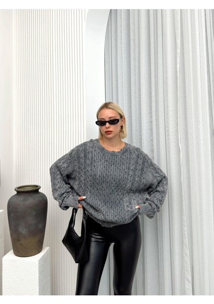 Saç Örgülü Eskitme Etekli Salaş Triko Kazak Antrasit 8239 fırsatları