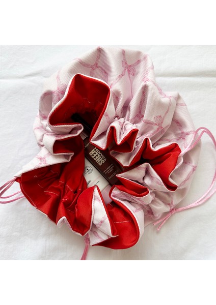 Kurdele Desenli Büzgülü Makyaj Çantası fırsatları