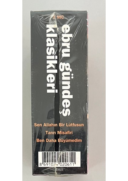 Universal Müzik Ebru Gündeş Klasikleri 3 Kasetlik Set Sen Allahın Bir Lütfusun, Tanrı Misafiri, Ben Daha Büyümedim (Jelatininde Sıfır Orjnal Dönem Baskı 3 Kaset)