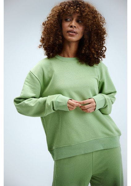 Kadın Timeless Oversize Fıstık Yeşili Sweatshirt