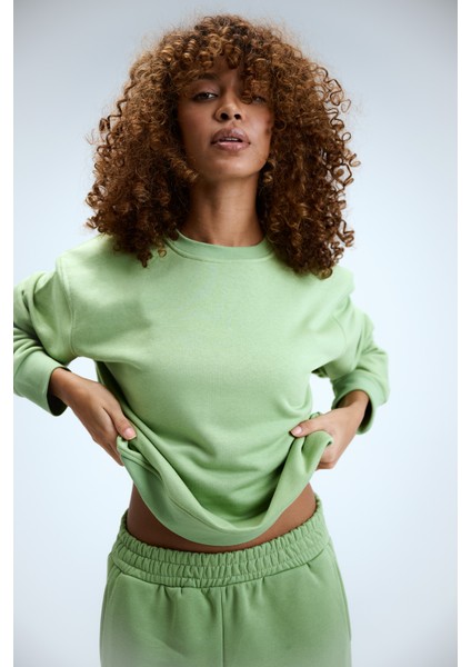 Kadın Timeless Oversize Fıstık Yeşili Sweatshirt fiyatları