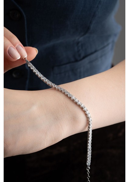 925 Ayar Gümüş Taşlı Yuvarlak Suyolu Bileklik Beyaz Renk