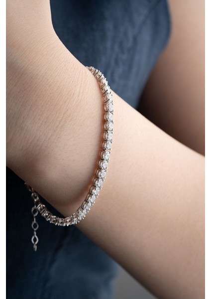 925 Ayar Gümüş Taşlı Yuvarlak Suyolu Bileklik Beyaz Renk modelleri