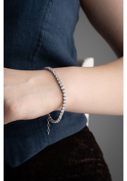 925 Ayar Gümüş Taşlı Yuvarlak Suyolu Bileklik Beyaz Renk indirimleri