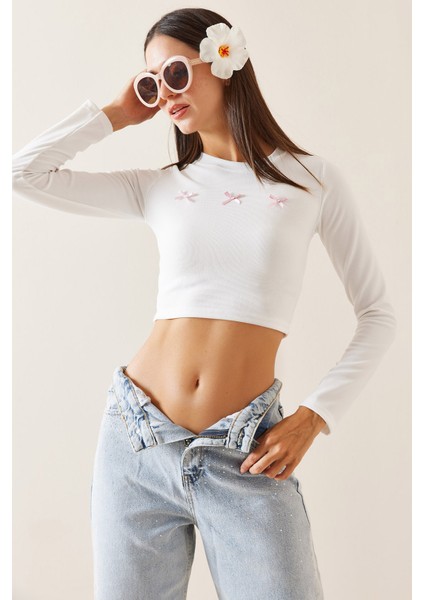 Beyaz Bisiklet Yaka Kurdele Detaylı Crop Bluz 5YXK2-48922-01