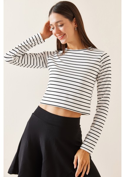 Beyaz Bisiklet Yaka Çizgili Bluz 5YXK2-48925-01