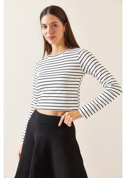Beyaz Bisiklet Yaka Çizgili Bluz 5YXK2-48925-01 fiyatları