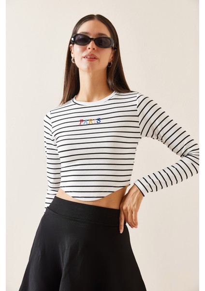 Beyaz Bisiklet Yaka Çizgili Crop Bluz 5YXK2-48930-01 fiyatları