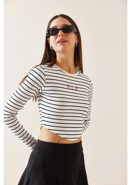 Beyaz Bisiklet Yaka Çizgili Crop Bluz 5YXK2-48930-01 modelleri