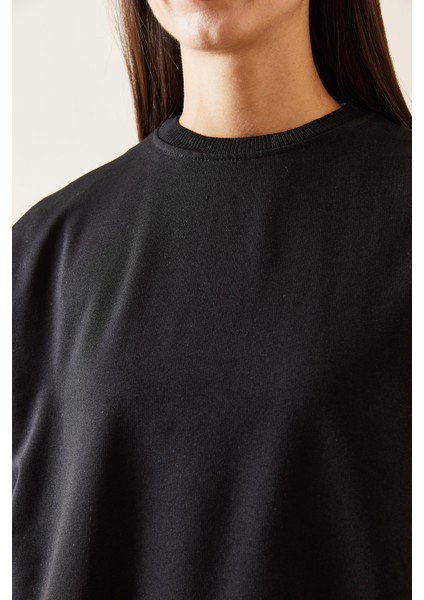 Siyah Bisiklet Yaka Sweatshirt 5YXK8-48918-02 fırsatları