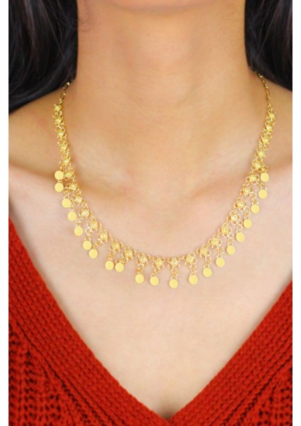 İnci ve kişniş detaylı gümüş kolye, el işçiliği şıklık ve zarafet sunar