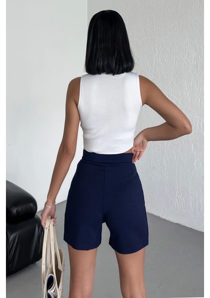 Tarz ve Rahatlığı Bir Arada Sunan Yüksek Bel Esnek Likralı Krep Şort Lacivert indirimleri