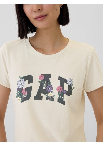 Kadın Kırık Beyaz Gap Logo T-Shirt fırsatları