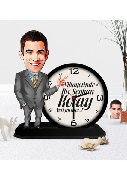 Kişiye Özel Bay Kolay Yetişmiyor Karikatürlü Ahşap Masaüstü Saat