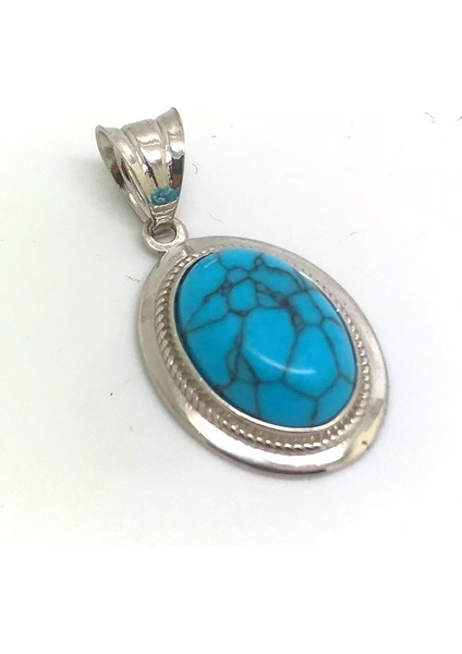 Parlak firuze taşlı kadın kolye ucu, şık ve zarif tasarım, 925 ayar gümüş