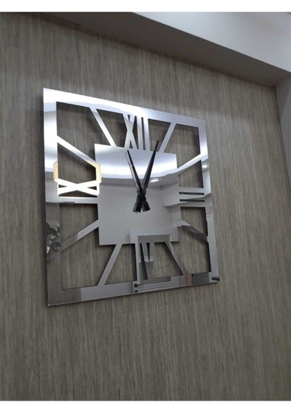 Dekoratif Gümüş Büyük Kare Duvar Saati Modern Mdf Üzeri Aynalı Pleksi 60 x 60 cm Şık Ev Ofis Saati