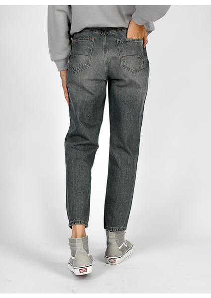 Normal Bel Normal Paça Mom Fit Açık Mavi Kadın Denim Pantolon 251 Lcf 121019 Marlyn Ramon Falcon fırsatları